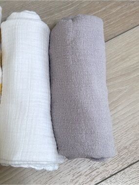 Set of 2 Little Unicorn Muslin Swaddles Blankets Gray and White